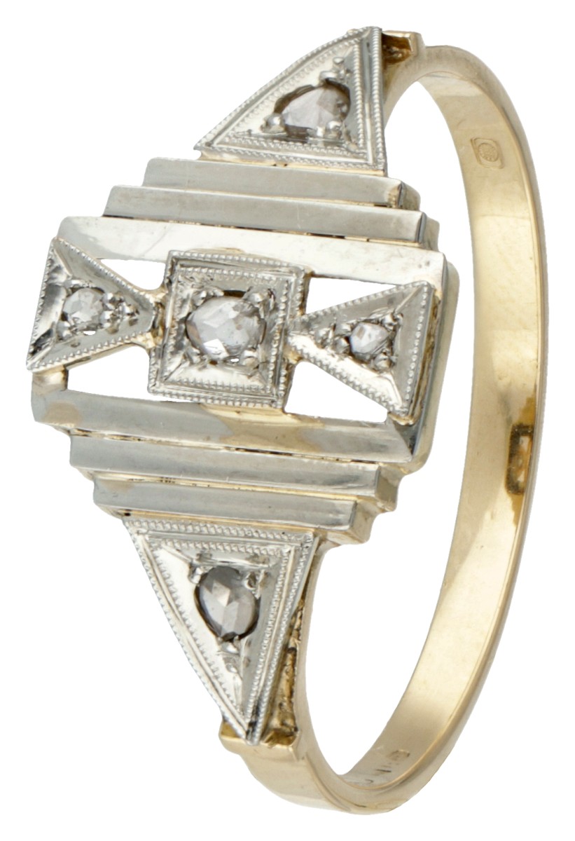 14 kt. Bicolor gouden art deco ring bezet met roosgeslepen diamant.