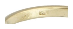 14 kt. Bicolor gouden art deco ring bezet met roosgeslepen diamant.