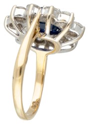 18 kt. Geelgouden rozet ring bezet met ca. 0.90 ct. diamant en ca. 1.31 ct. natuurlijke saffier.
