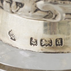 2-delige set kaptafelflacons zilver.