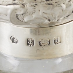 2-delige set kaptafelflacons zilver.