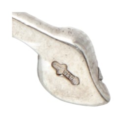 835 Zilveren vintage florale broche bezet met roos geslepen diamanten.