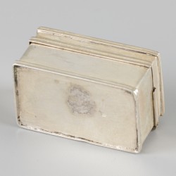 Pillendoosje zilver.