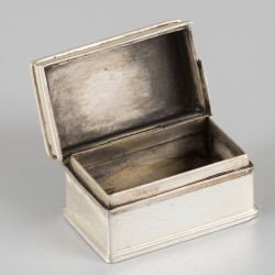 Pillendoosje zilver.