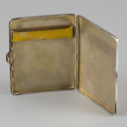 Sigarettenetui zilver.