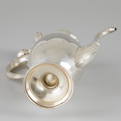 Koffiepot zilver.