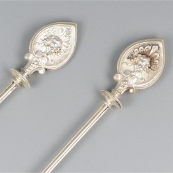2-delige set compote-lepels zilver.