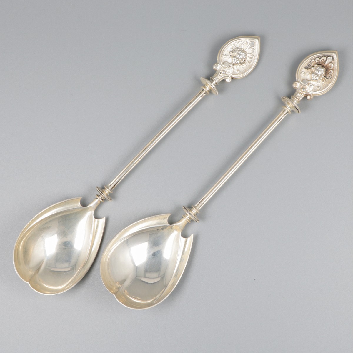 2-delige set compote-lepels zilver.