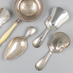 5-delig lot suikerschepjes, theeduim en theezeef zilver.