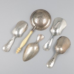 5-delig lot suikerschepjes, theeduim en theezeef zilver.