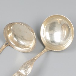 2-delig lot roomlepels zilver.