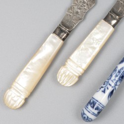 3-delig lot botermesjes zilver.