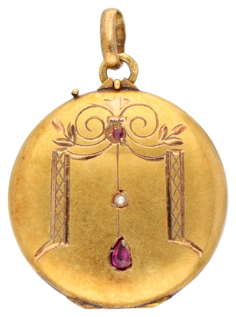 18 kt. Geelgouden antieke medaillon hanger bezet met robijn en zaadparel.