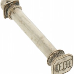 Lakstempel zilver.