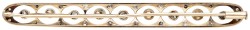 14 kt. Bicolor gouden art deco staafbroche bezet met ca. 0.90 ct. diamant en parels.