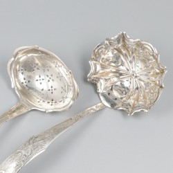 2-delig lot strooilepels zilver.