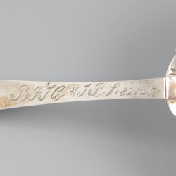2-delig lot strooilepels zilver.