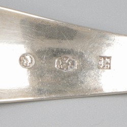 2-delig lot strooilepels zilver.
