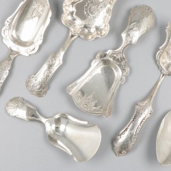 6-delig lot suikerschepjes en theeduimen zilver.