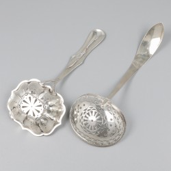 2-delig lot strooilepels zilver.