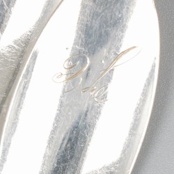 Gembercouvert zilver.