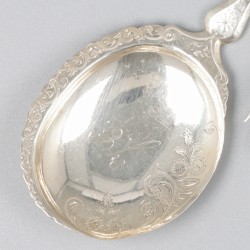 Gembercouvert zilver.
