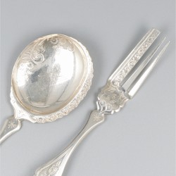 Gembercouvert zilver.