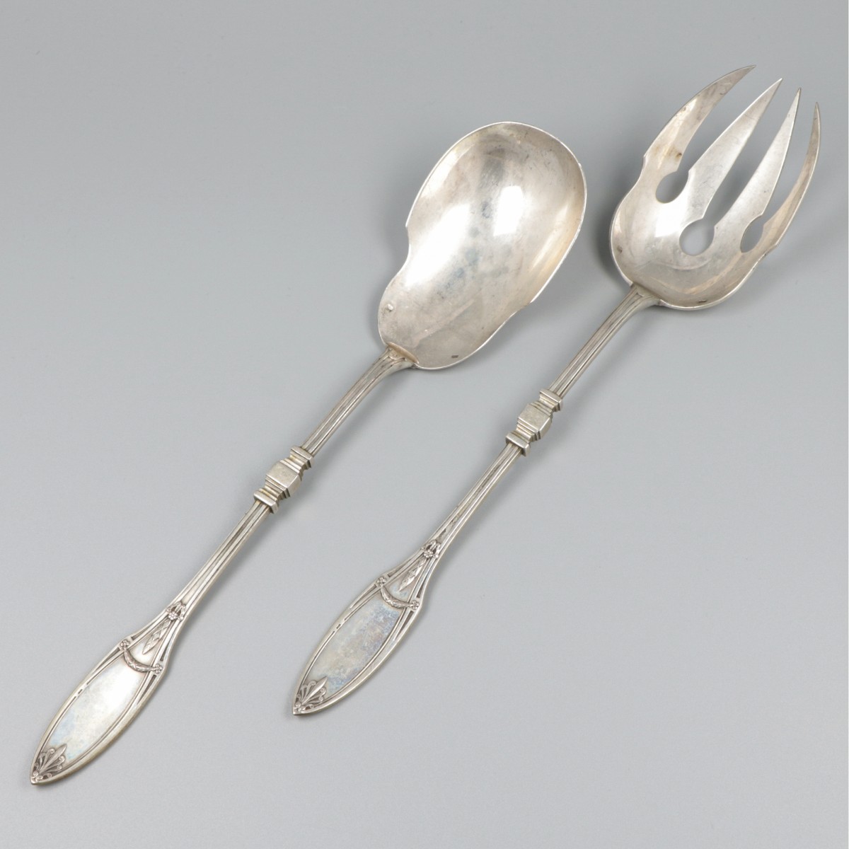 Slacouvert zilver.