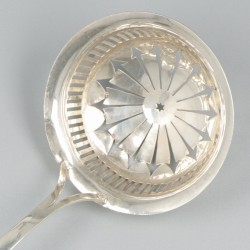 Strooilepel zilver.