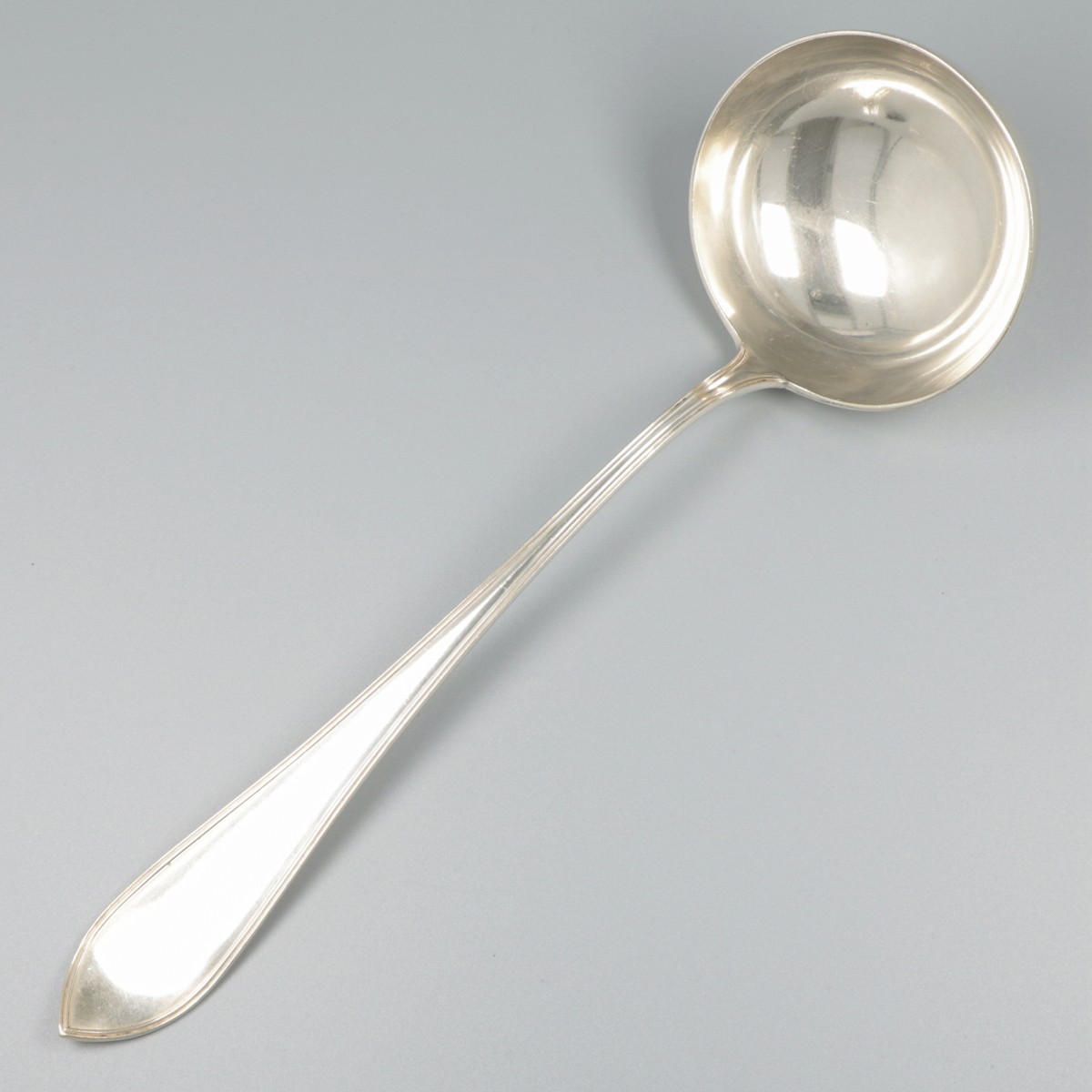 Soeplouche Hollands puntfilet zilver.