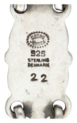 Sterling zilveren art-nouveau-stijl collier no.22 door Georg Jensen, bezet met bloedkoraal.