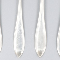4-delig lot botermesjes & kaasstekers zilver.