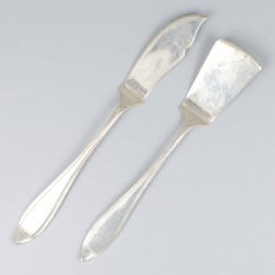 4-delig lot botermesjes & kaasstekers zilver.