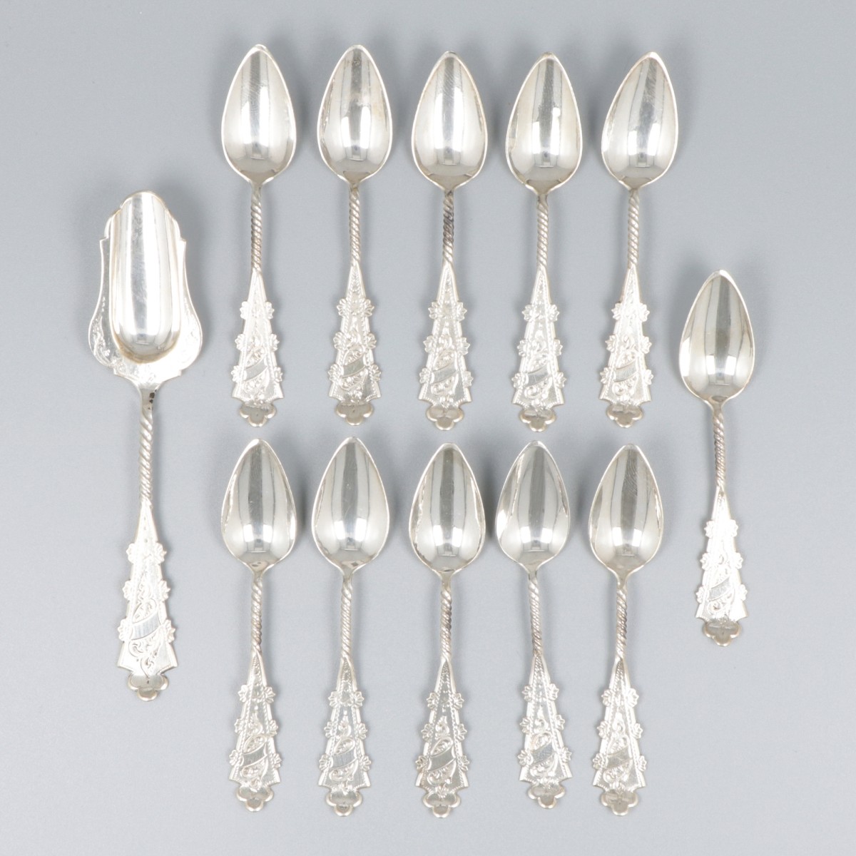 12-delige set koffielepels en suikerschep zilver.
