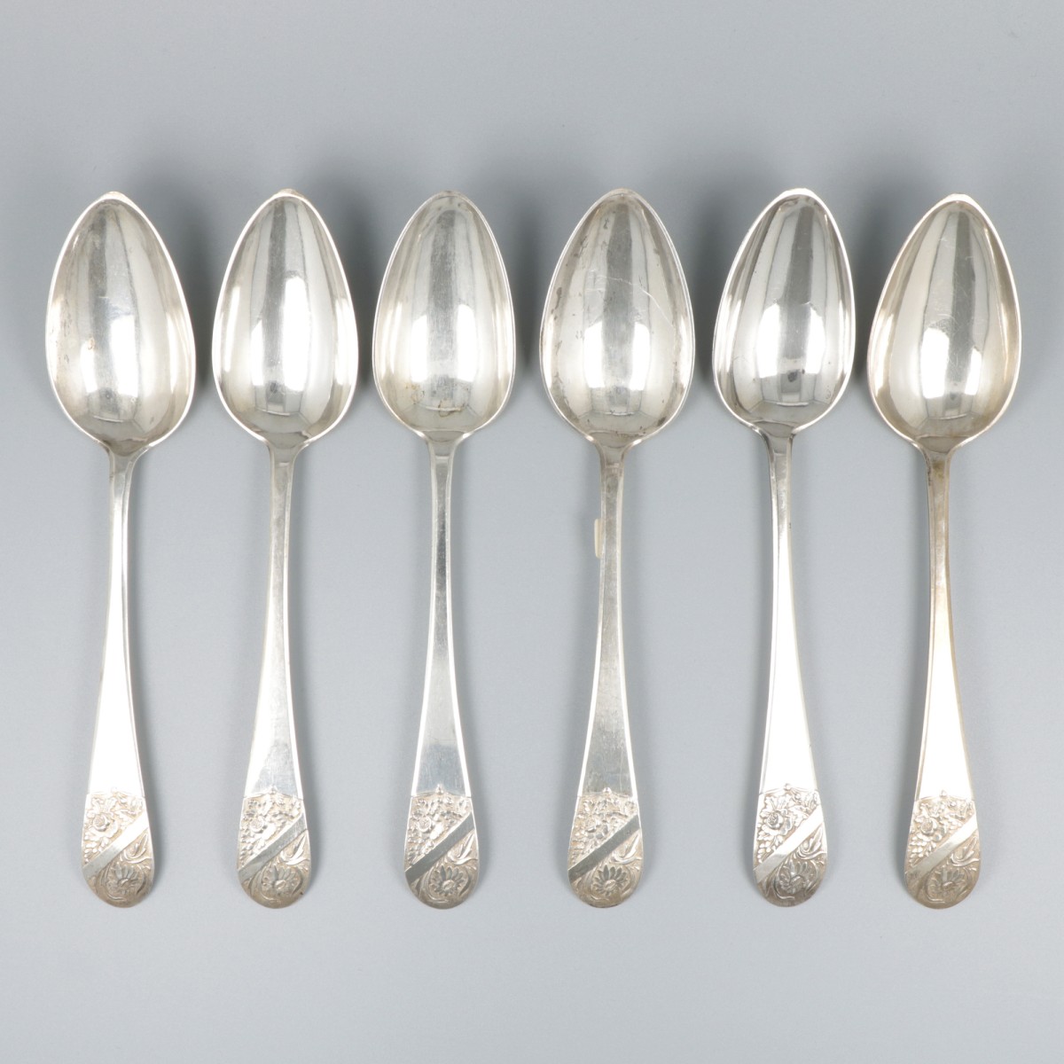 6-delige set dinerlepels zilver.
