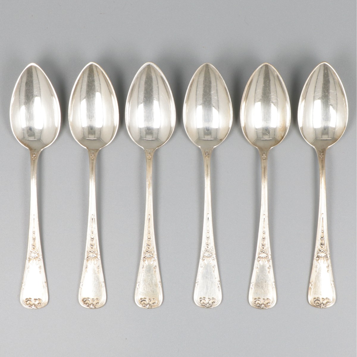 6-delige set dessertlepels zilver.