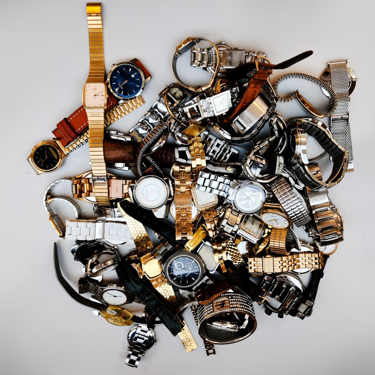 Lot horloges - o.a. Mortima, Swatch, Fossil, Seiko, Guess.