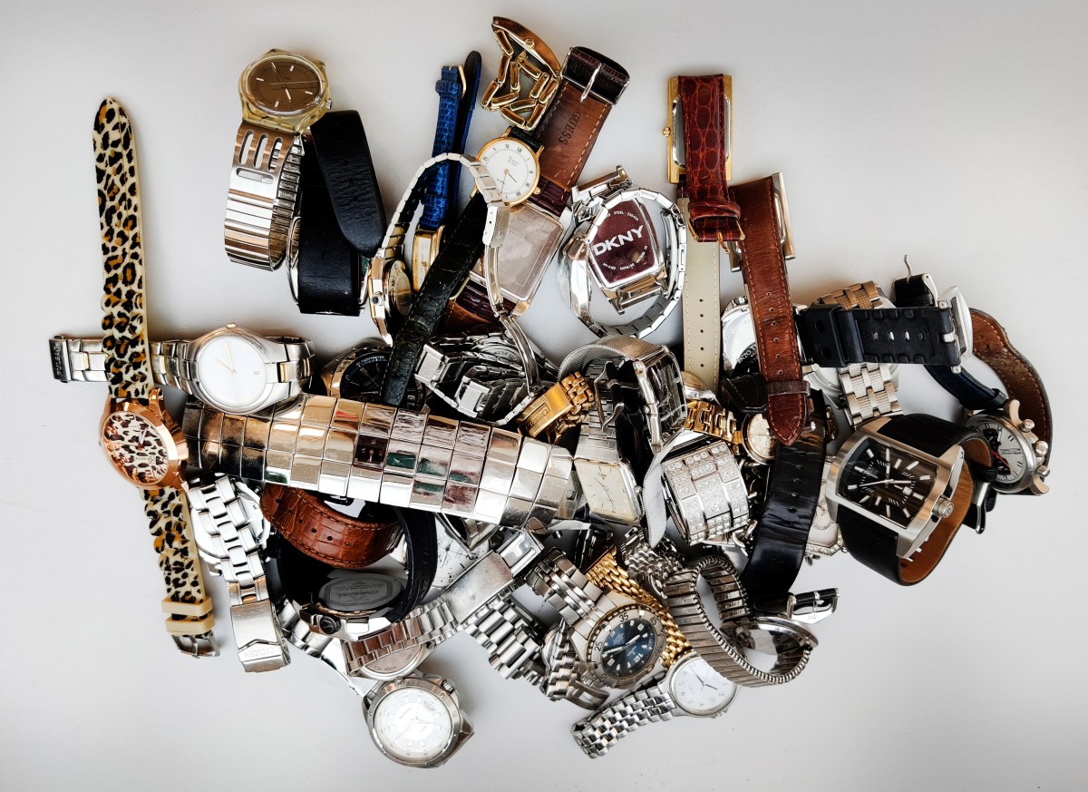 Lot horloges - o.a. DKNY, Pulsar, Certina, Diesel.