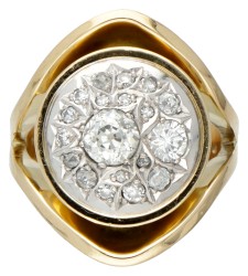18 kt. Geelgouden vintage ring bezet met ca. 0.86 ct. diamant.