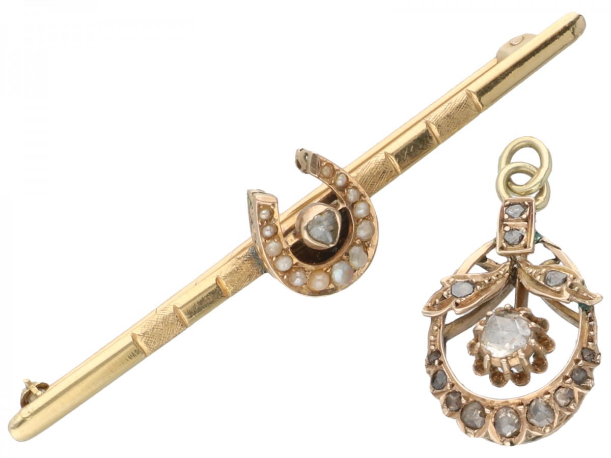 Geelgouden broche en rosegouden hanger, met roosgeslepen diamant en zaadparel - BWG 10 kt.