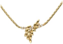 18 kt. Geelgouden vintage collier bezet met ca. 0.18 ct. diamant.