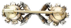 14 kt. Geelgouden/sterling zilveren bloemen broche bezet met roos geslepen diamanten.
