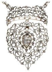 Antiek 835 zilveren collier en een vroeg 19de-eeuwse 'Vlaamse hart' hanger bezet met roosgeslepen diamant.