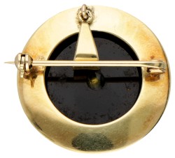 Antieke 14 kt. geelgouden broche / hanger bezet met diamant in zilver gezet op onyx.