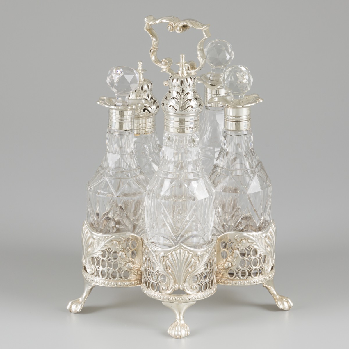 Cruet stand (Verenigd Koninkrijk Londen 1849 Charles Thomas & George Fox) zilver.