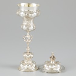 Pronkbeker / ananasbeker (Hanau, Duitsland, J.D. Schleissner & Söhne, circa 1820-30) zilver.