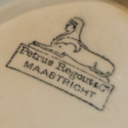 (7) delig lot puddingvormen o.a. Petrus Regout.