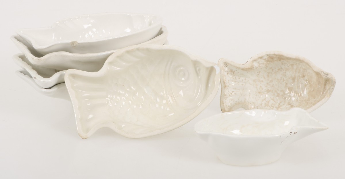 (7) delig lot puddingvormen o.a. Petrus Regout.