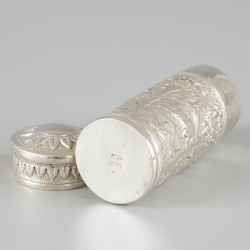 Doosje zilver.