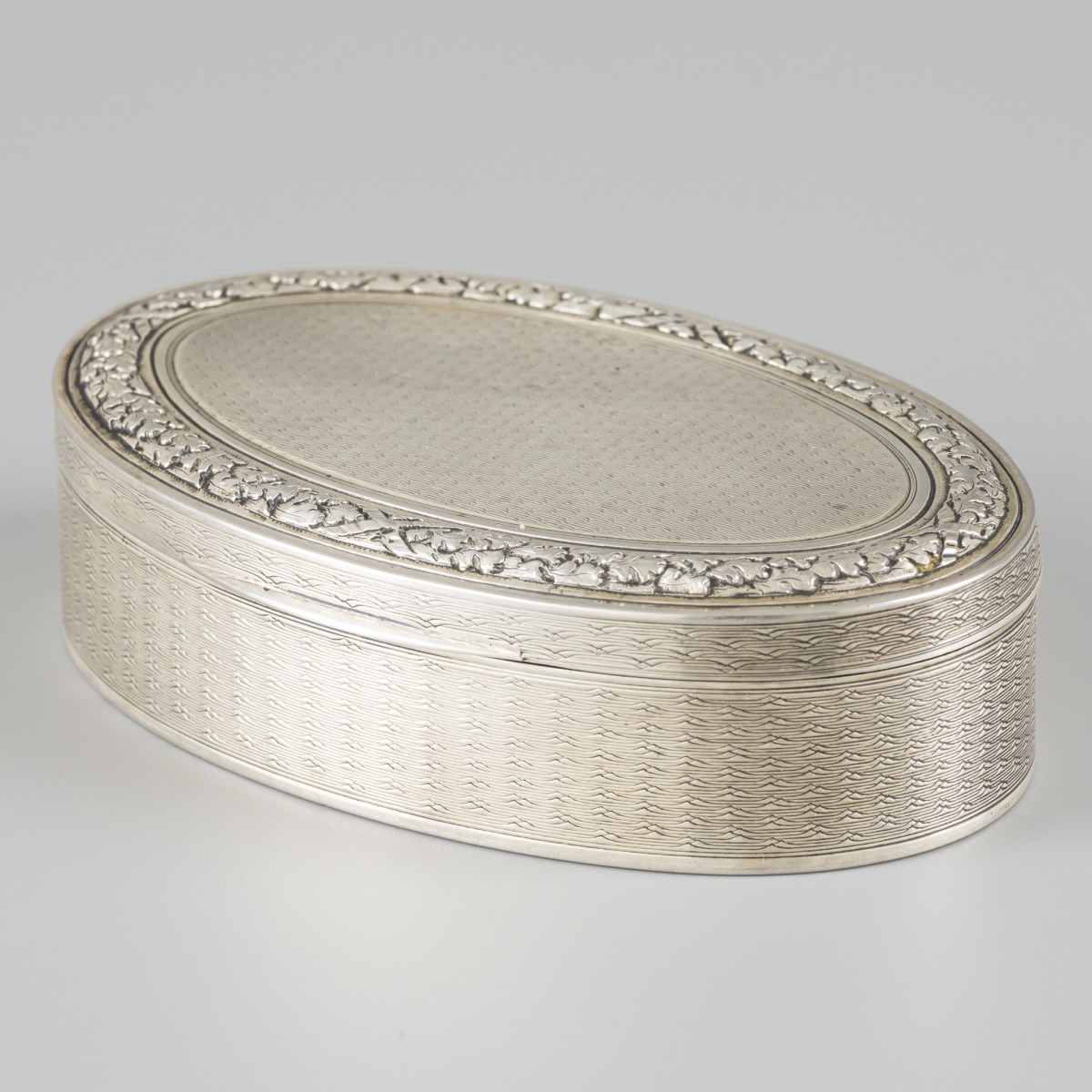 Tabaksdoos zilver.